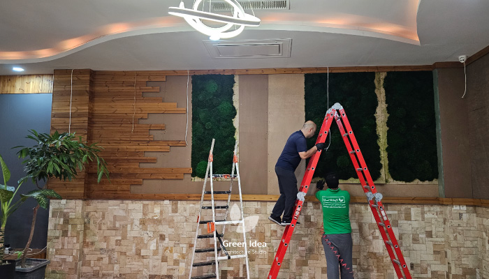 نمونه کار | دیوار خزه ای رستوران آرشه