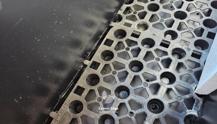 تراس سبز پرتابل با فلاورباکسهای فلزی